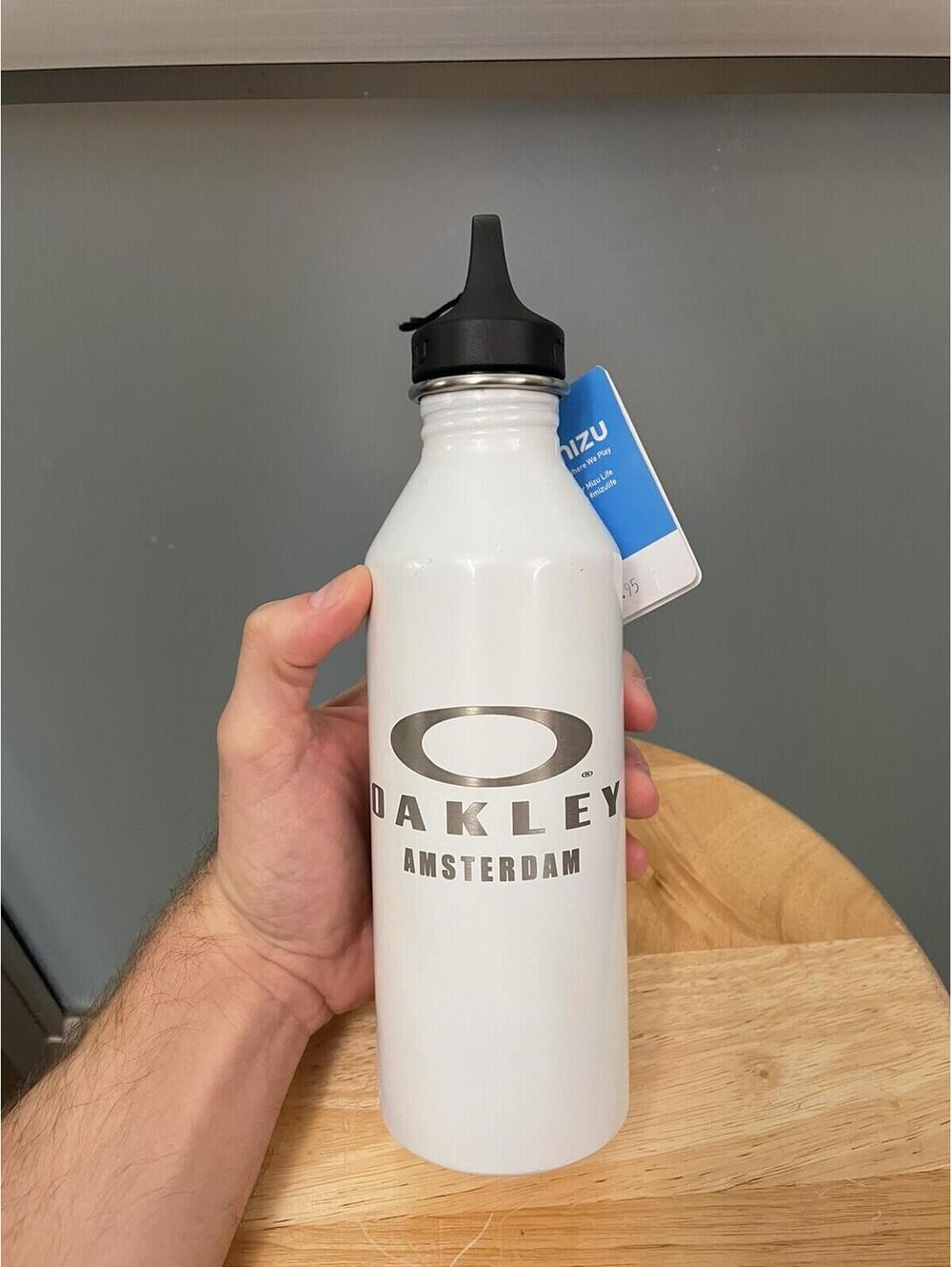 oakley MIZU amsterdam water bottle